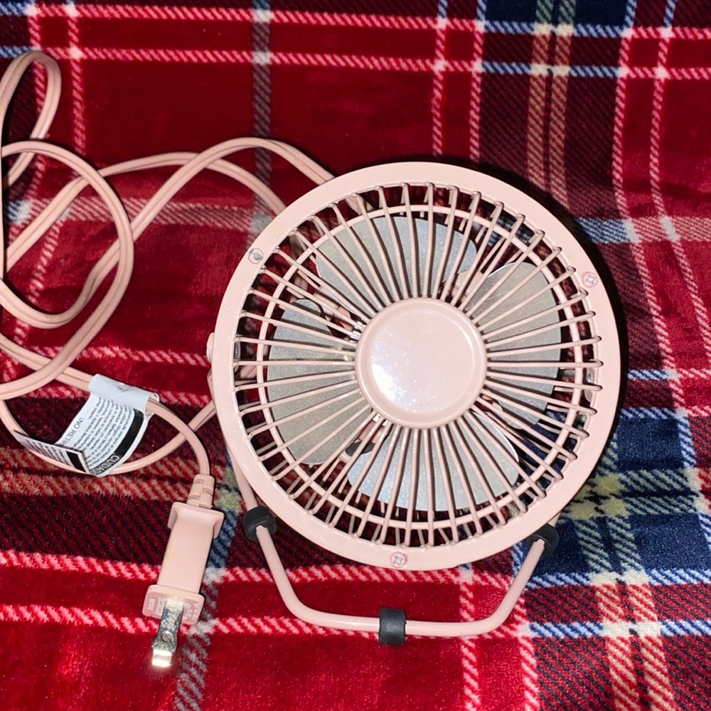 Cute mini pink fan🩷